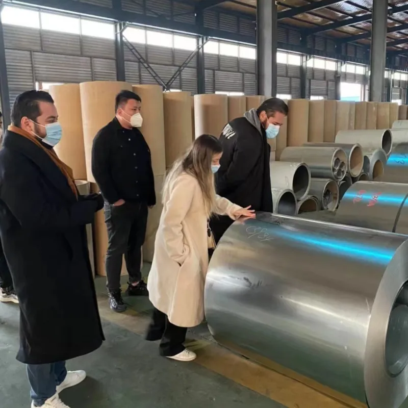 أنابيب الفولاذ المقاوم للصدأ ASTM المستديرة 201 304 316 309S 310S 430 ممشحة / مرآة مطلية بدون خيط / مصفاة 8